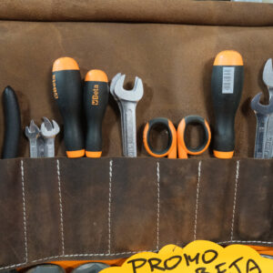 Porta attrezzi con assortimento di utensili